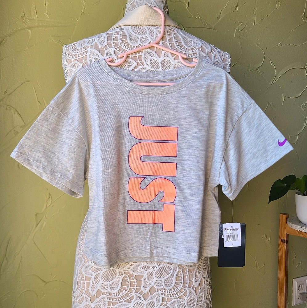 Nike T-Shirt Size 6
